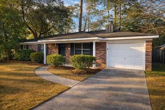 Building Photo - 23 Port Royal Dr