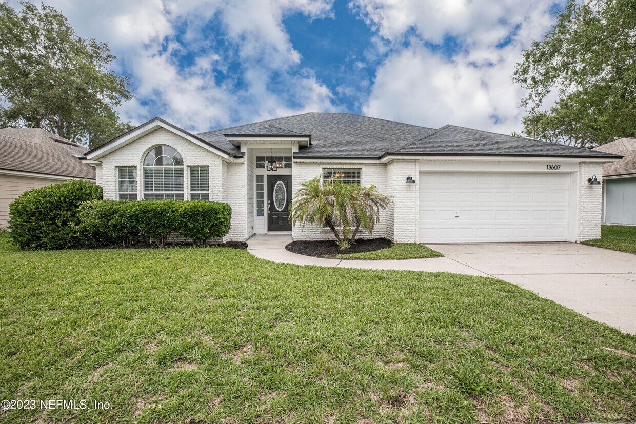 Foto principal - 13607 Capistrano Dr S