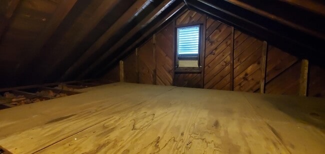 Building Photo - 932 Carr St