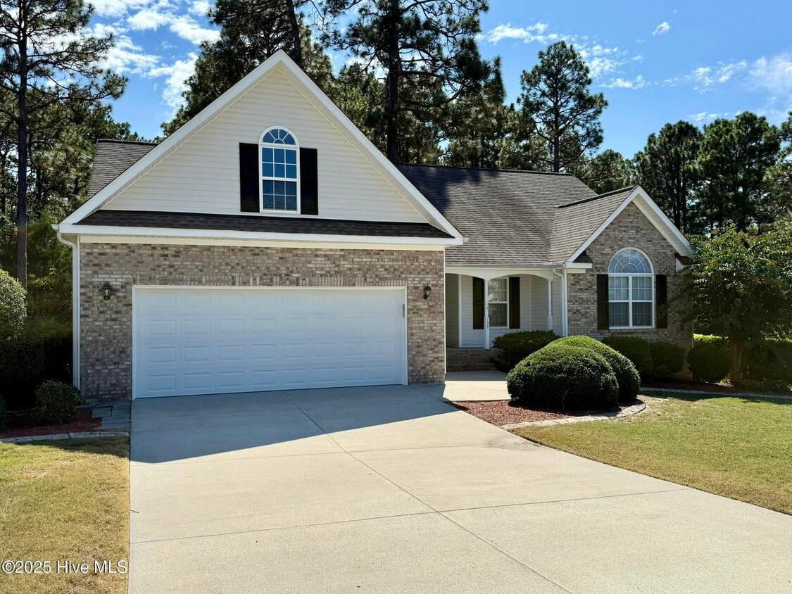 Primary Photo - 135 Newington Way
