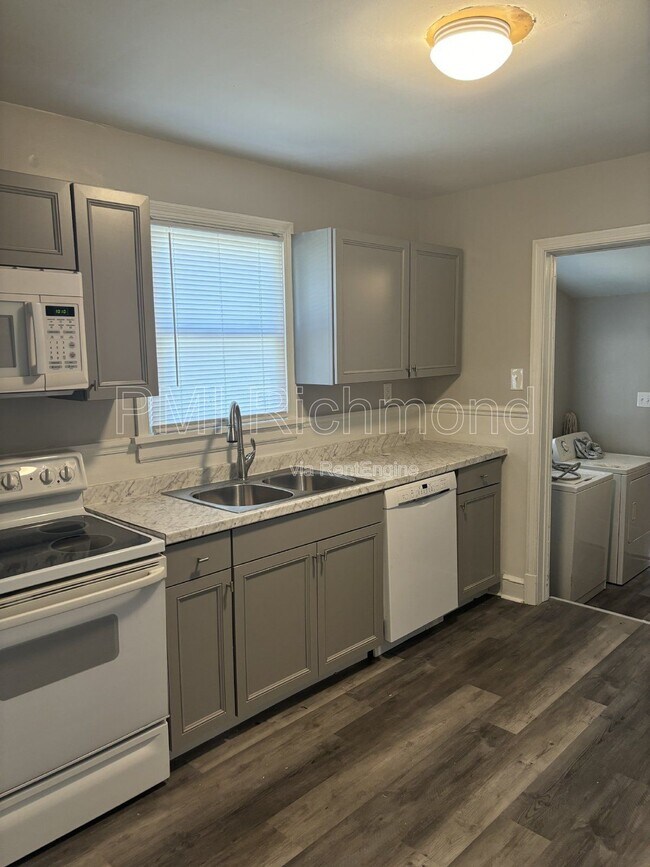 Foto del edificio - 5231 Rockland Rd