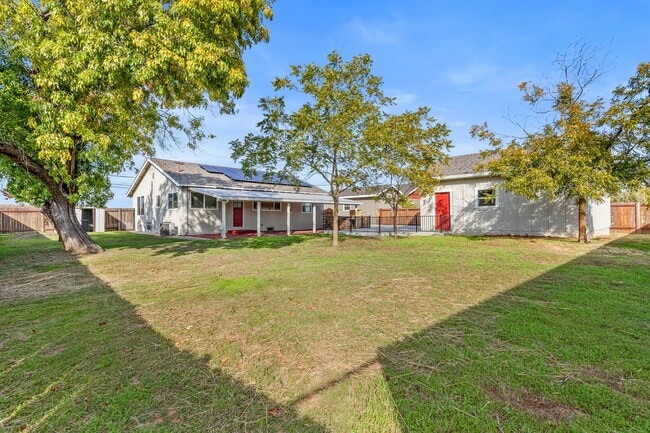 Building Photo - 12811283