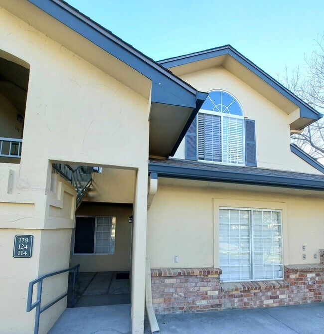 Building Photo - 8601 E Dry Creek Rd