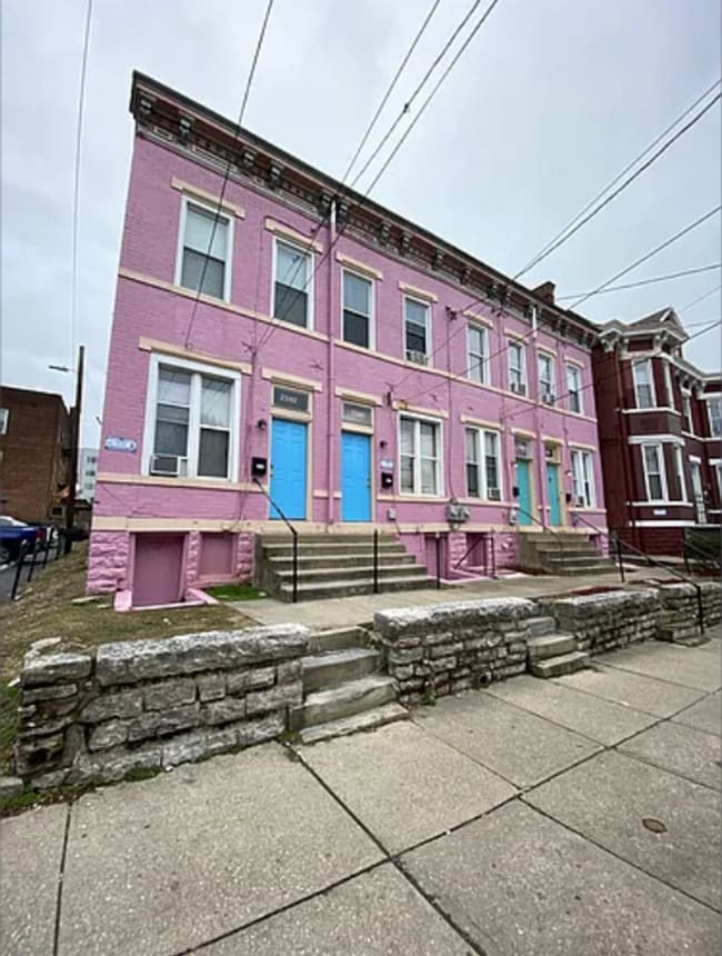 2390/2392 Wheeler - 2390/2392 Wheeler Apartment