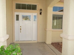 Building Photo - 10119 W Mesa Vista Ave