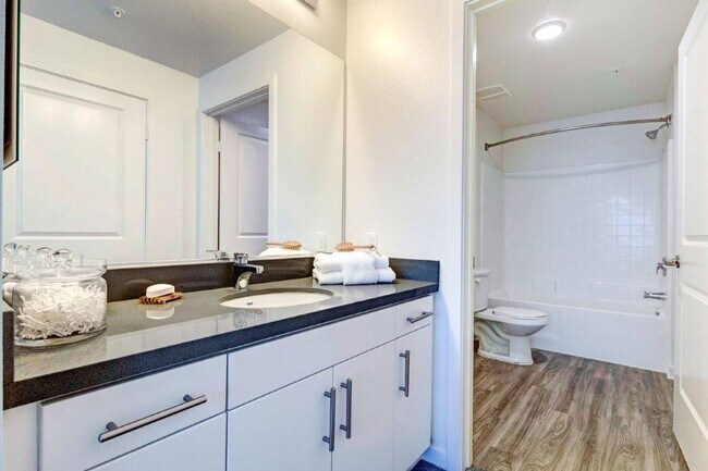 Foto del edificio - 5762 Morley St