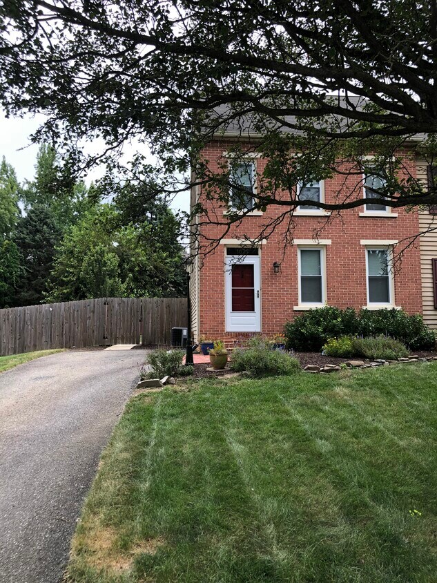 Foto principal - 1676 Chadwick Cir