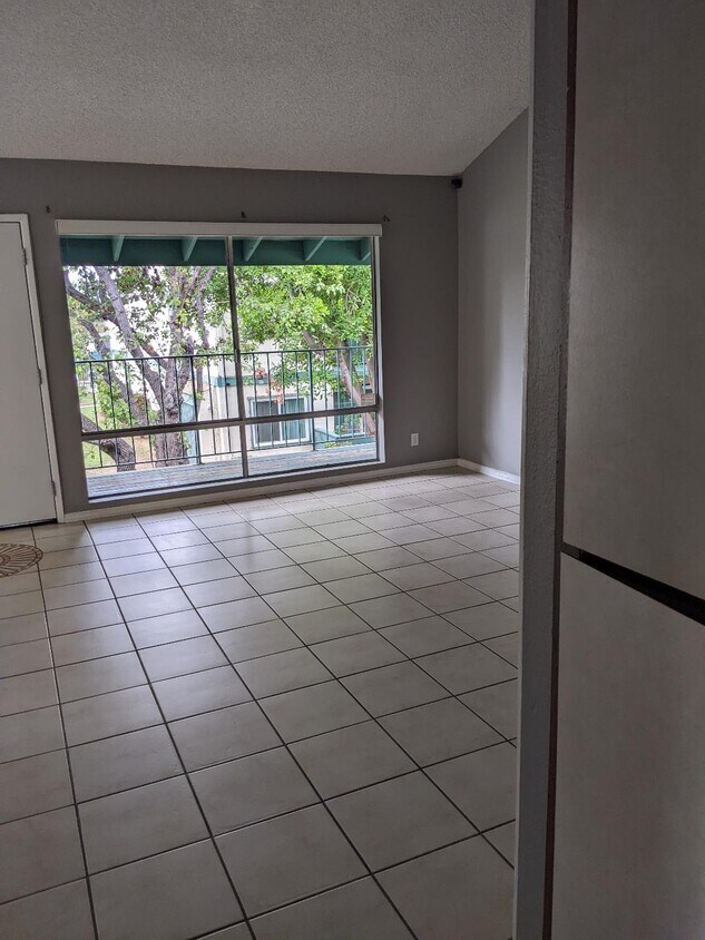 Foto principal - 1811 E Grand Ave