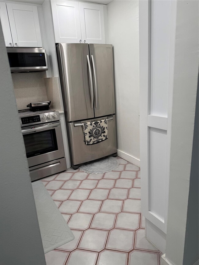 Foto del edificio - 9360 Lime Bay Blvd