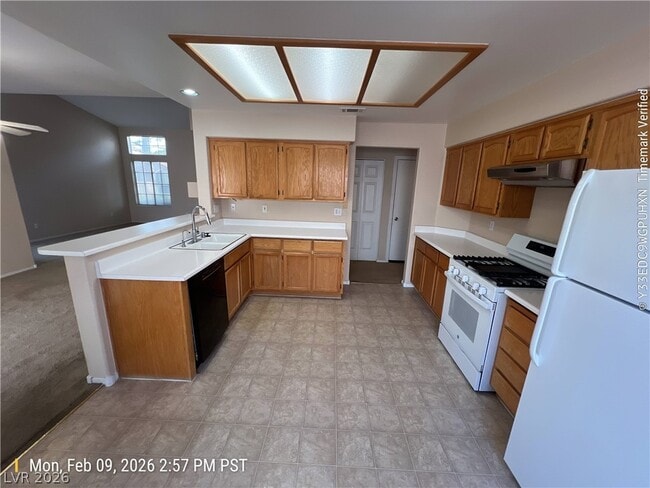 Building Photo - 8010 Canto Ave