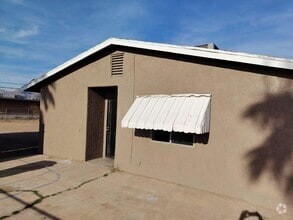 Building Photo - 218 W Navajo Rd