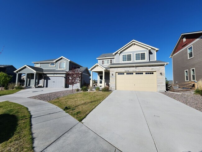 Building Photo - Beautiful, Modern 3 Bed 3 Bath Home in Ban...
