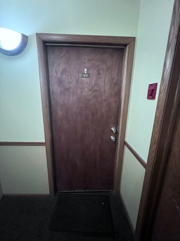 Foto del edificio - 5901 W Brown Deer Rd