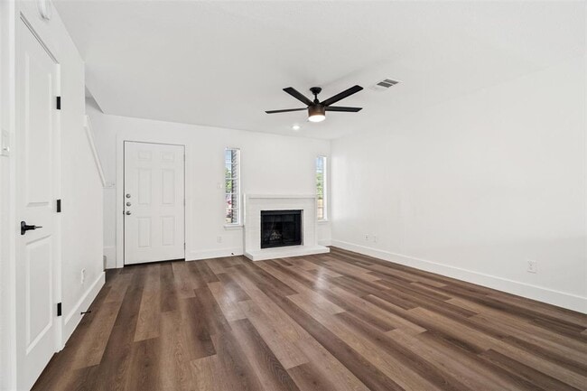 Building Photo - 1810 River Crossing Cir