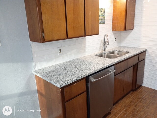 Building Photo - "Charming 2-Bed Duplex with Granite Elegance at 3227 South 54 Street, Fort Smith!"