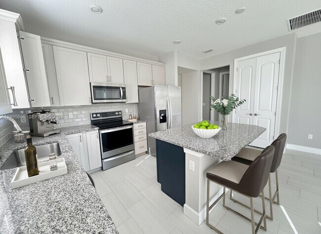 Foto del edificio - 4016 Basket Oak Cir
