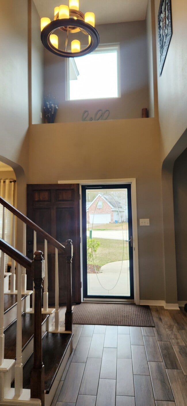 Building Photo - 584 Jack Dr