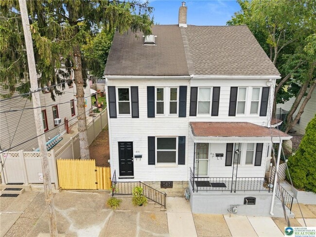 Building Photo - 821 Jackson St