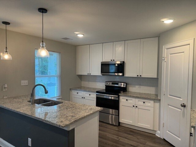 Building Photo - 15814 Beechnut Dr