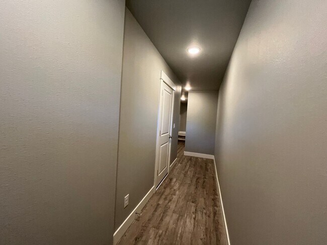 Building Photo - 3Bd/1.5Ba home in Hazelwood neighborhood! ...