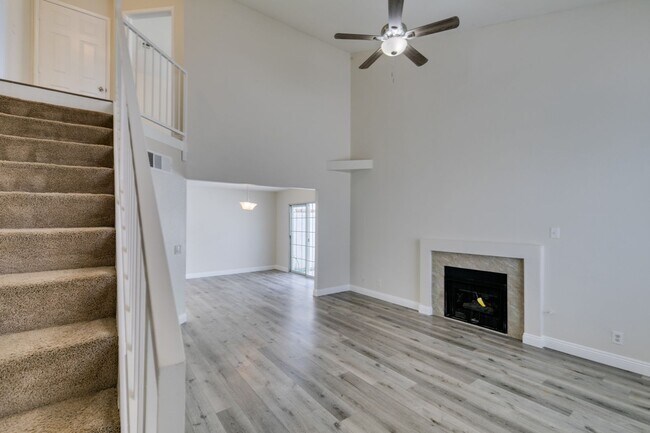 Building Photo - Charming 2-Bed, 2.5-Bath Townhouse in Prim...