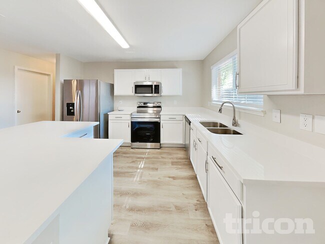 Building Photo - 8504 Hawkview Dr