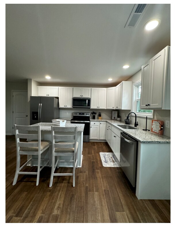 Foto del edificio - 910 Haywood St