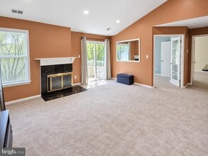 Building Photo - 207 Salem Ct