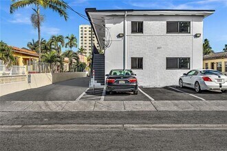 Foto del edificio - 1027 SW 3rd St