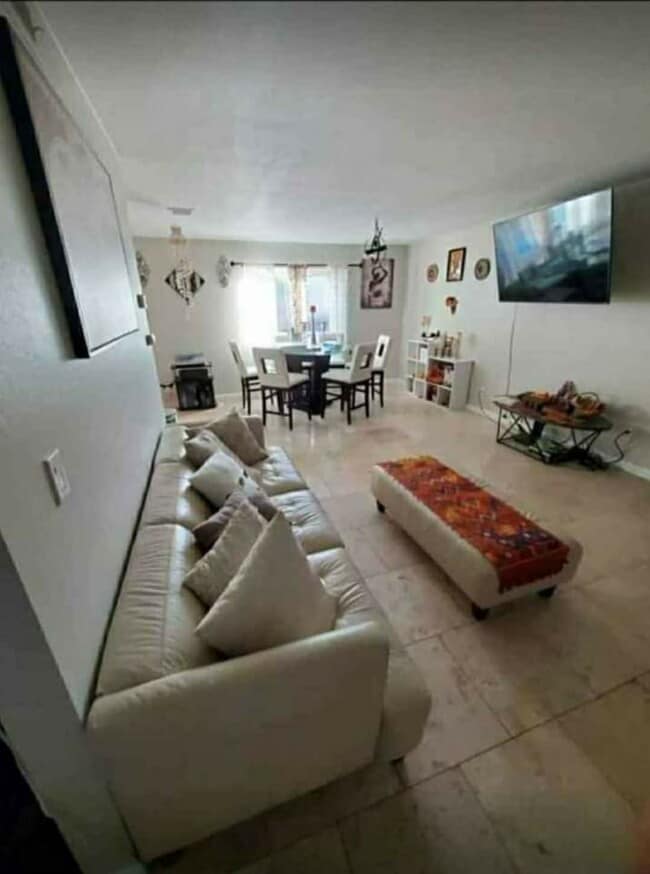 Building Photo - 9056 La Riviera Dr