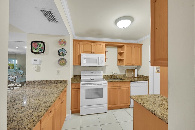 Building Photo - 15461 Lakes of Delray Blvd