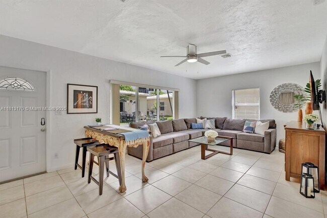 Foto del edificio - 820 N Ocean Blvd