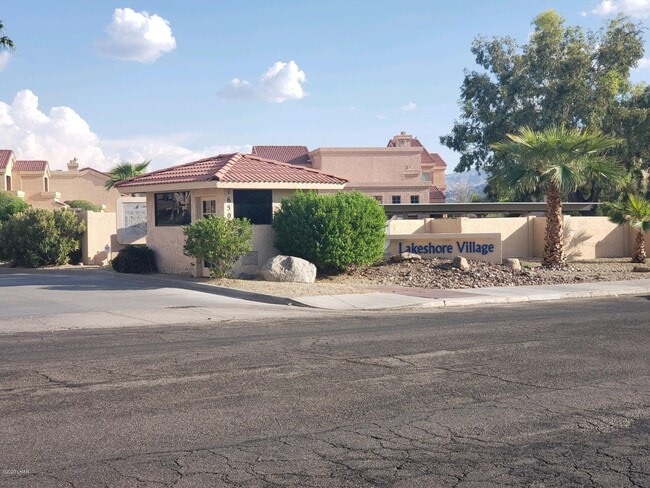 Building Photo - 1650 S Smoketree Ave