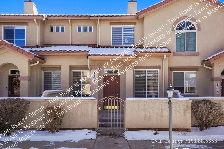 Primary Photo - 1649 Courtyard Heights