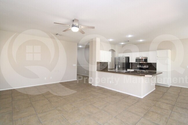 Foto del edificio - 1352 W. Roadrunner Dr.