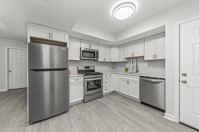Building Photo - 338 E Wesley St