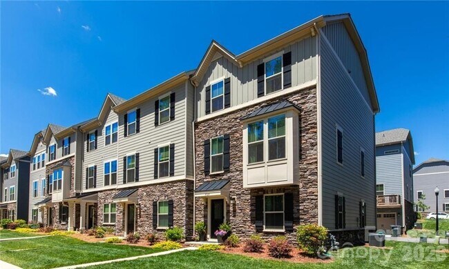Building Photo - 3023 Salix Bend Dr