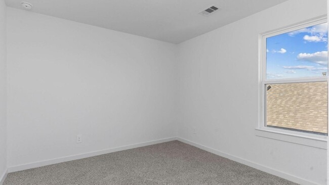 Foto del edificio - 5030 Balcolm Dr