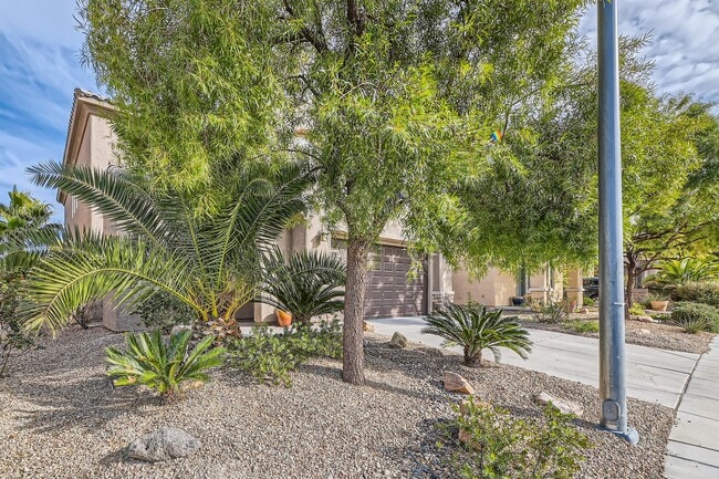 Building Photo - 2548 Sturrock Dr