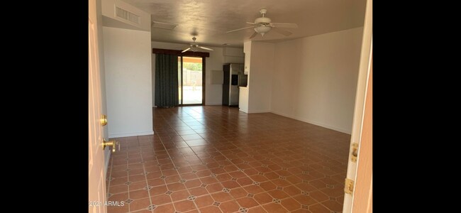 Foto del edificio - 8995 W Pineveta Dr