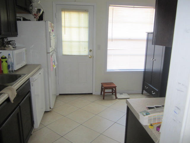 Building Photo - 308 Victoria Ave NW