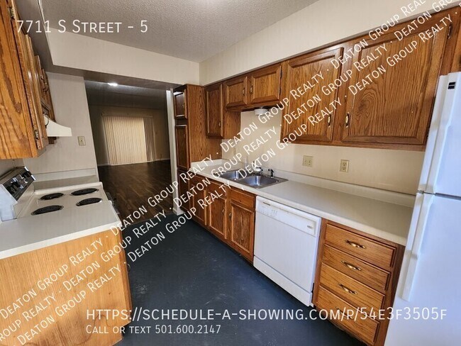 Foto del edificio - 7711 S Street-5