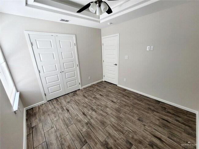 Foto del edificio - 5909 Sandpiper Ave