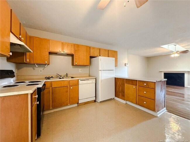 Foto del edificio - 6628 Bailey Lake Rd