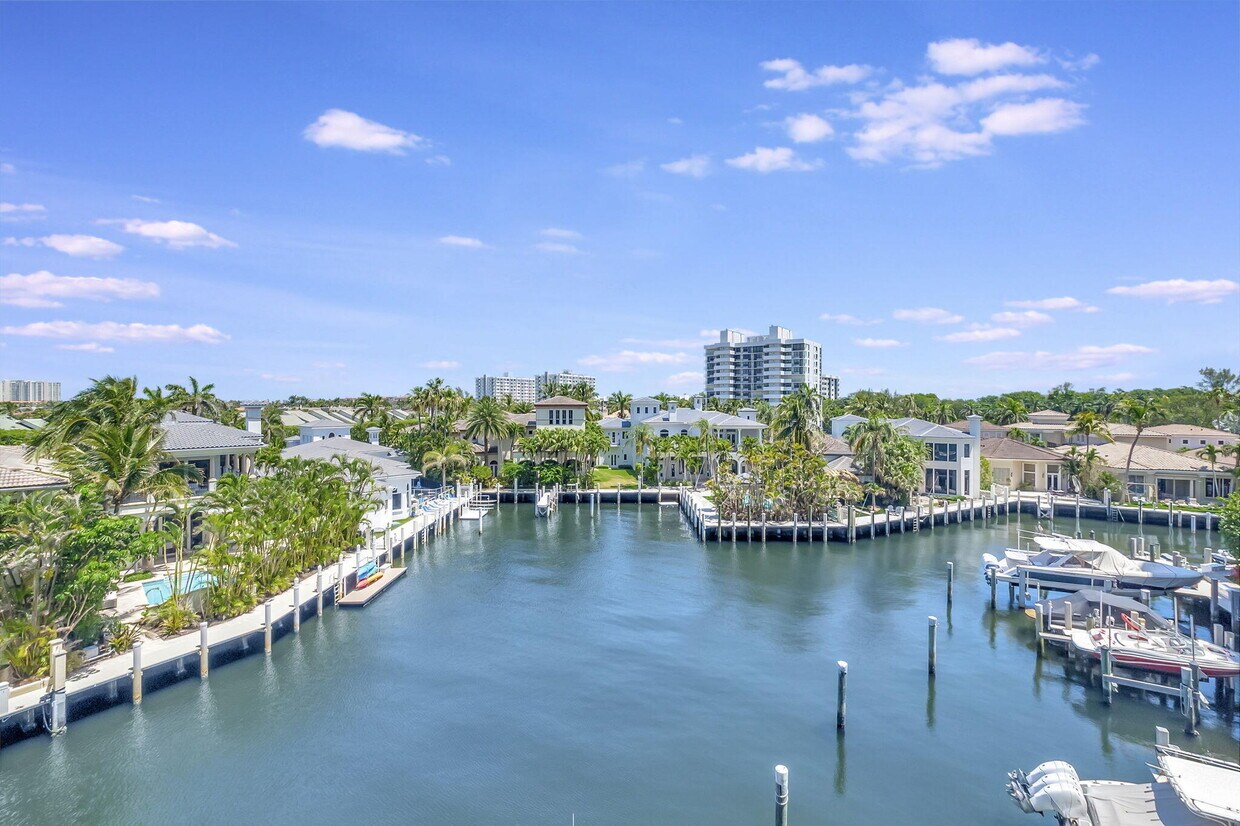 Primary Photo - 4740 S Ocean Blvd