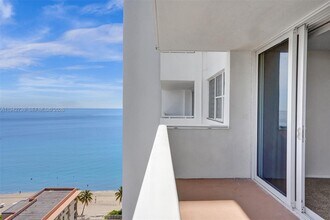 Building Photo - 3140 S Ocean Dr