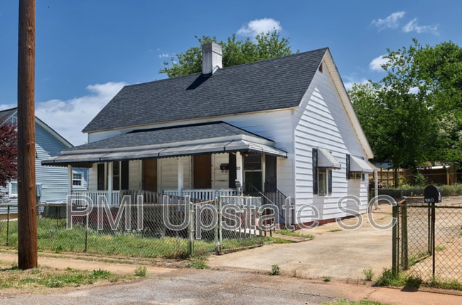 Photo - 213 A St House