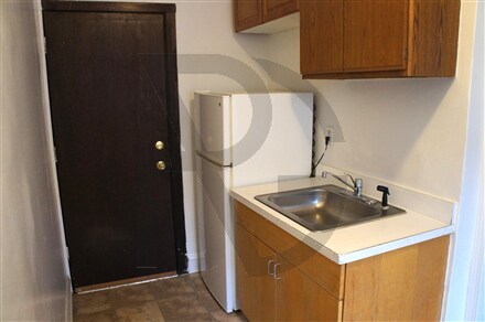Building Photo - 3306 W Schubert Ave