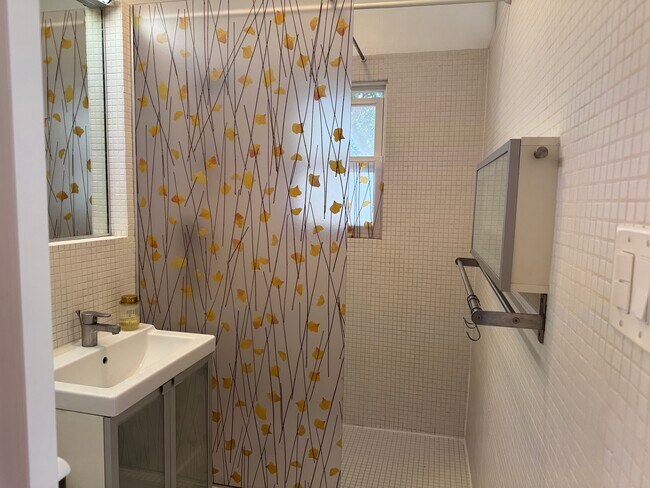 Bathroom - 602 Ashland Ave