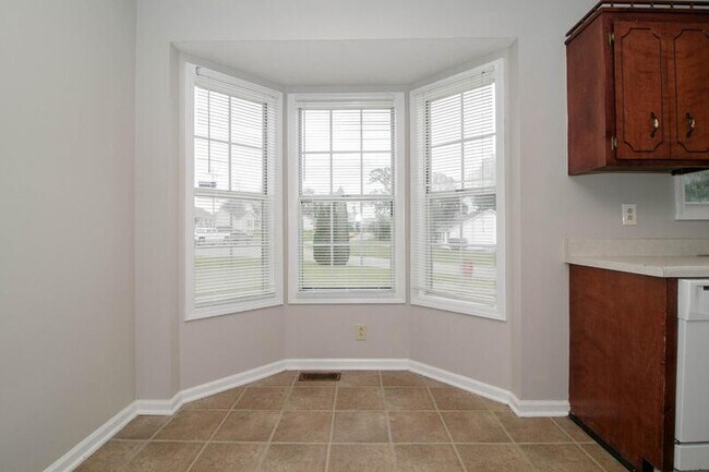 Foto del edificio - 700 Princeton Cir